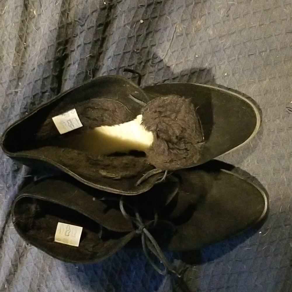 Casual black suede high tops with fuzzy interior(white)